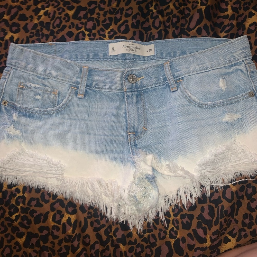 Abercrombie & Fitch ombré shorts